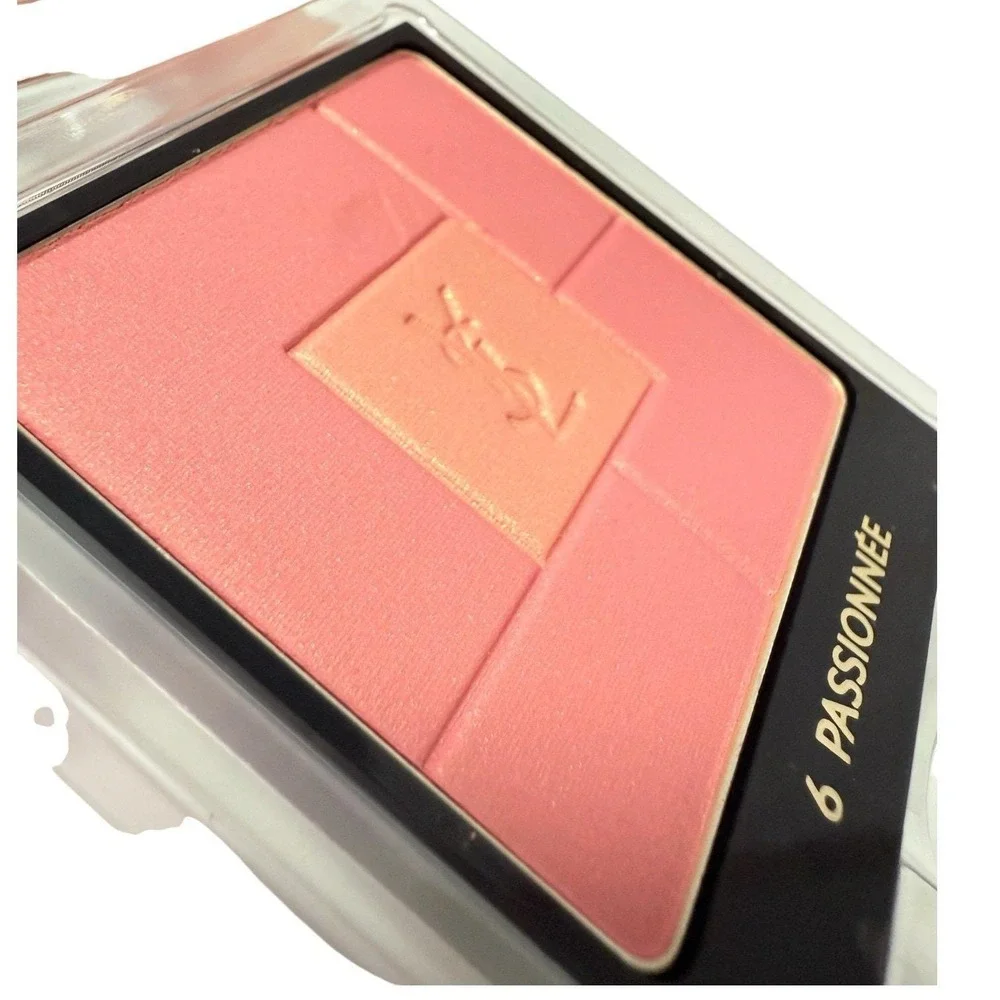 Yves Saint Laurent Blush Volupte Heart of Light Powder Blush in shade 6 Passionn